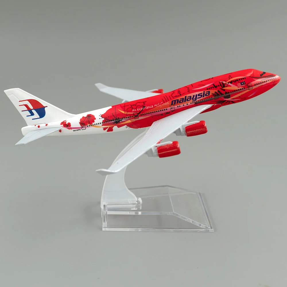 Kids Toys Malaysia - Flugzeug Boeing 747 Malaysia im Maßstab