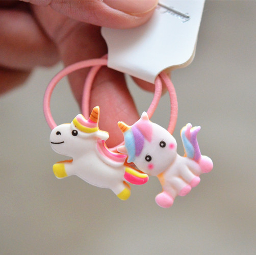 2PCS Cartoon Nette Regenbogen  – Kids Toys Horse Bewertung und Preis